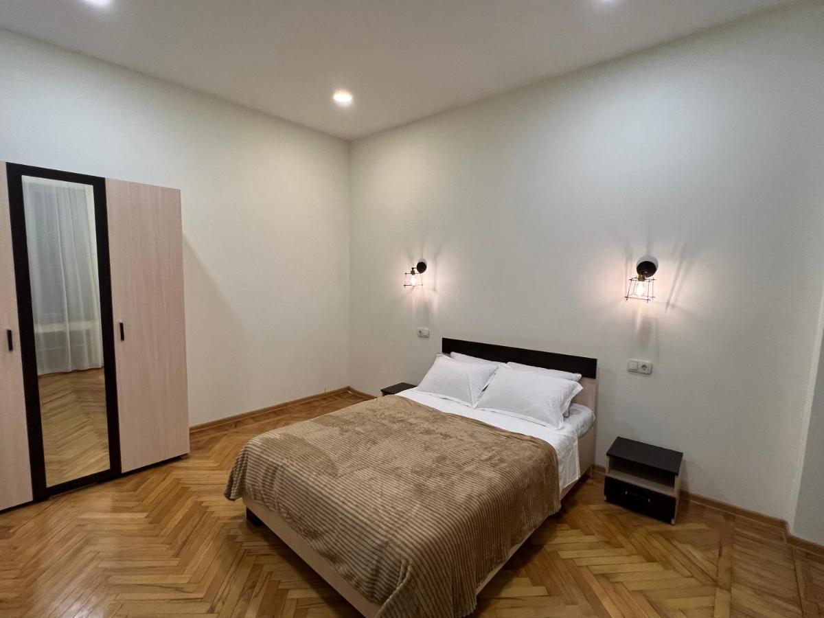 Cosy Apartment In Tbilisi Centre Buitenkant foto