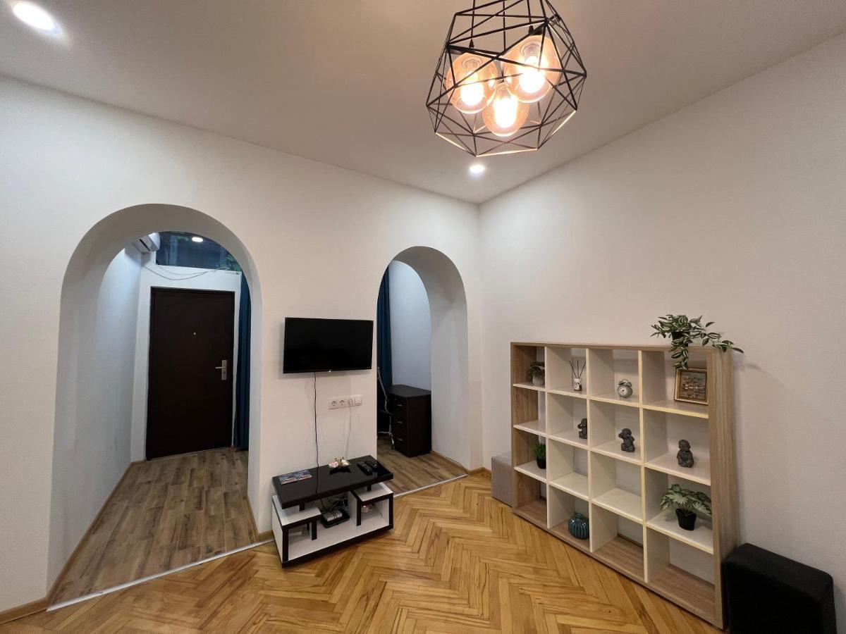 Cosy Apartment In Tbilisi Centre Buitenkant foto