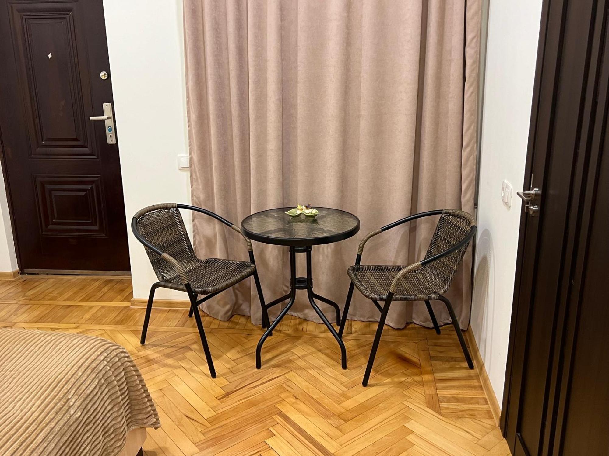 Cosy Apartment In Tbilisi Centre Buitenkant foto